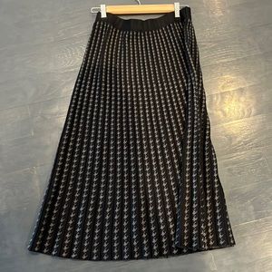 Max Studio Black and Gray Midi Skirt